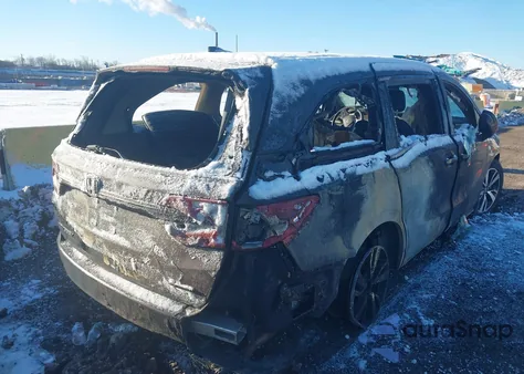 2023 Honda Odyssey Touring z USA, uszkodzony, nr VIN 5FNRL6H83PB039446